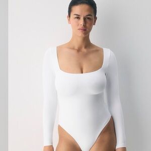 Aritzia Original Contour Headway Bodysuit